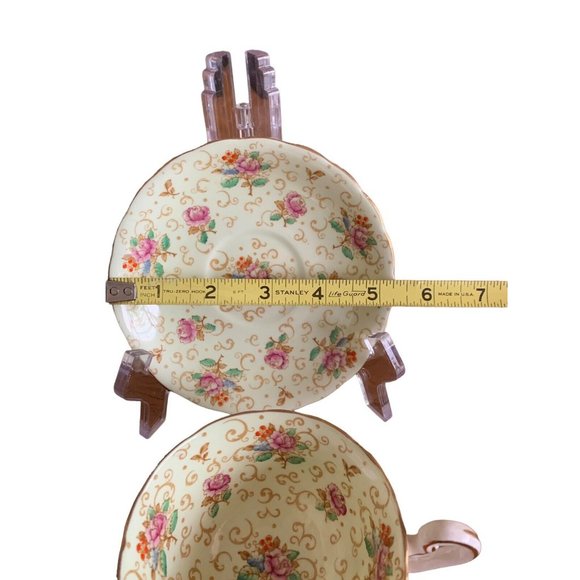 Vintage Victoria C & E Bone China English Rose Teacup & Saucer Chintz England - Picture 4 of 13